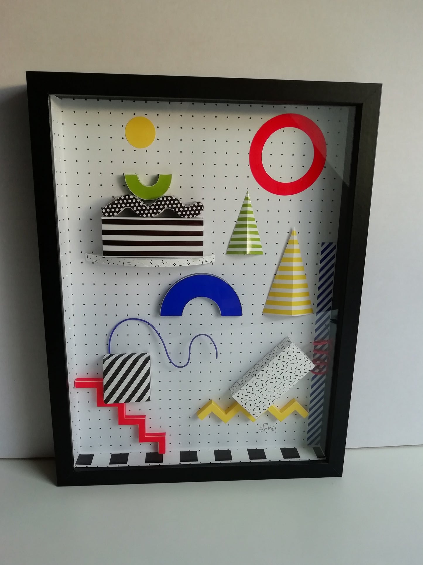 Memphis Extract - Design Graphique Pur | Essence du Mouvement Memphis | Sculpture papier 3D | Encadré