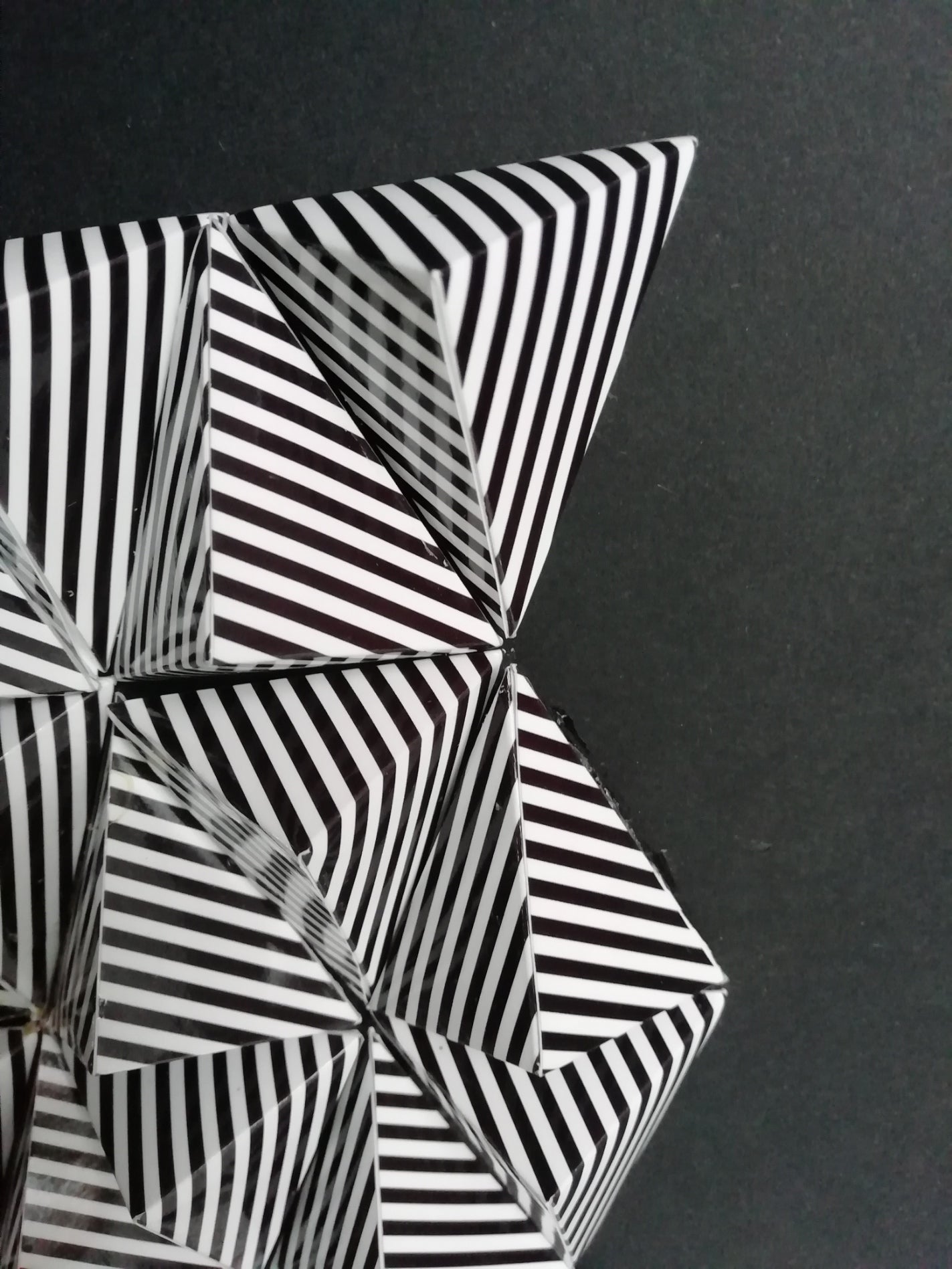 Art Optique Cinétique - Collages Papier 3D | efka artnum