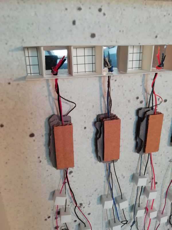  Détail latéral gauche Connections Urbaines, réseaux urbains et flux invisibles digitaux