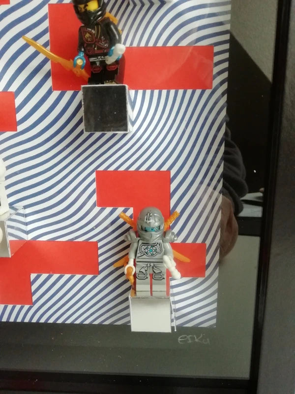 Détail bas droit A l'Assaut, poésie ludique et héros miniatures contemporains