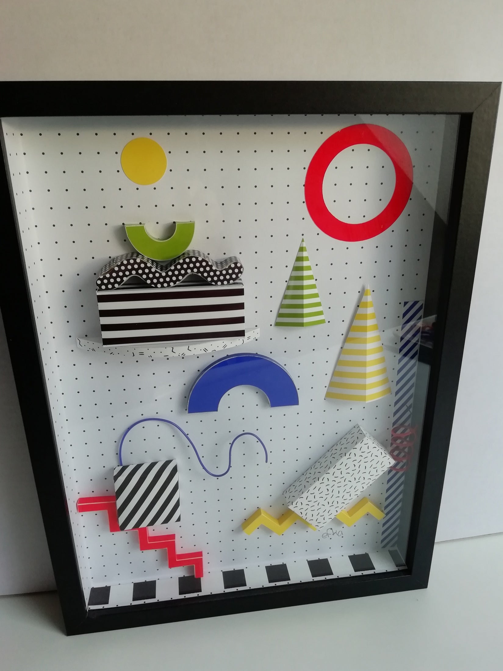 Vue latérale complète Memphis Extract, héritage Memphis sublimé 40x30cm