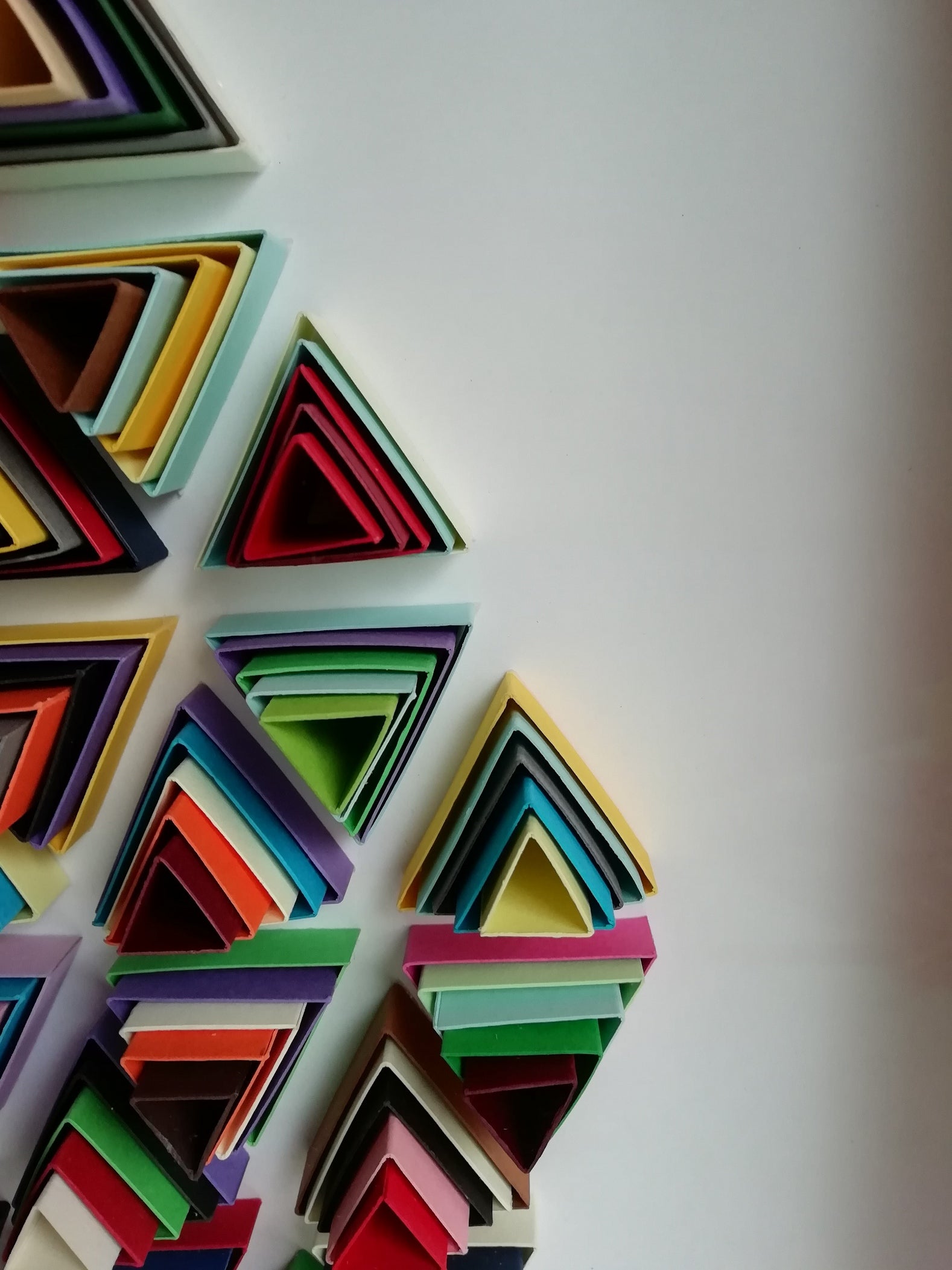 Détail latéral droit Triangulation, immersion contemplative et beauté mathématique 