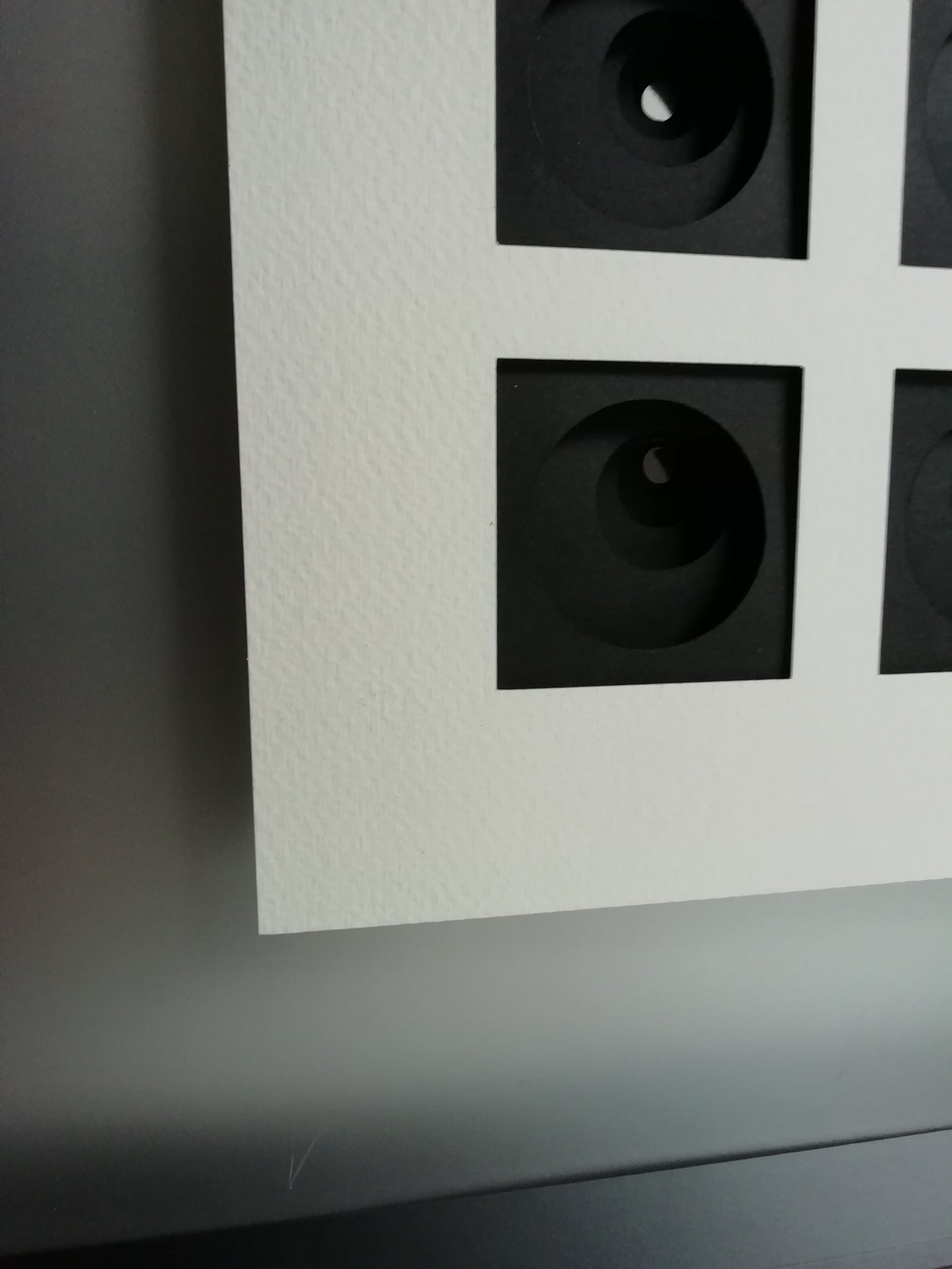 Multispot, vue latérale bas gauche, effet d'optique latéral