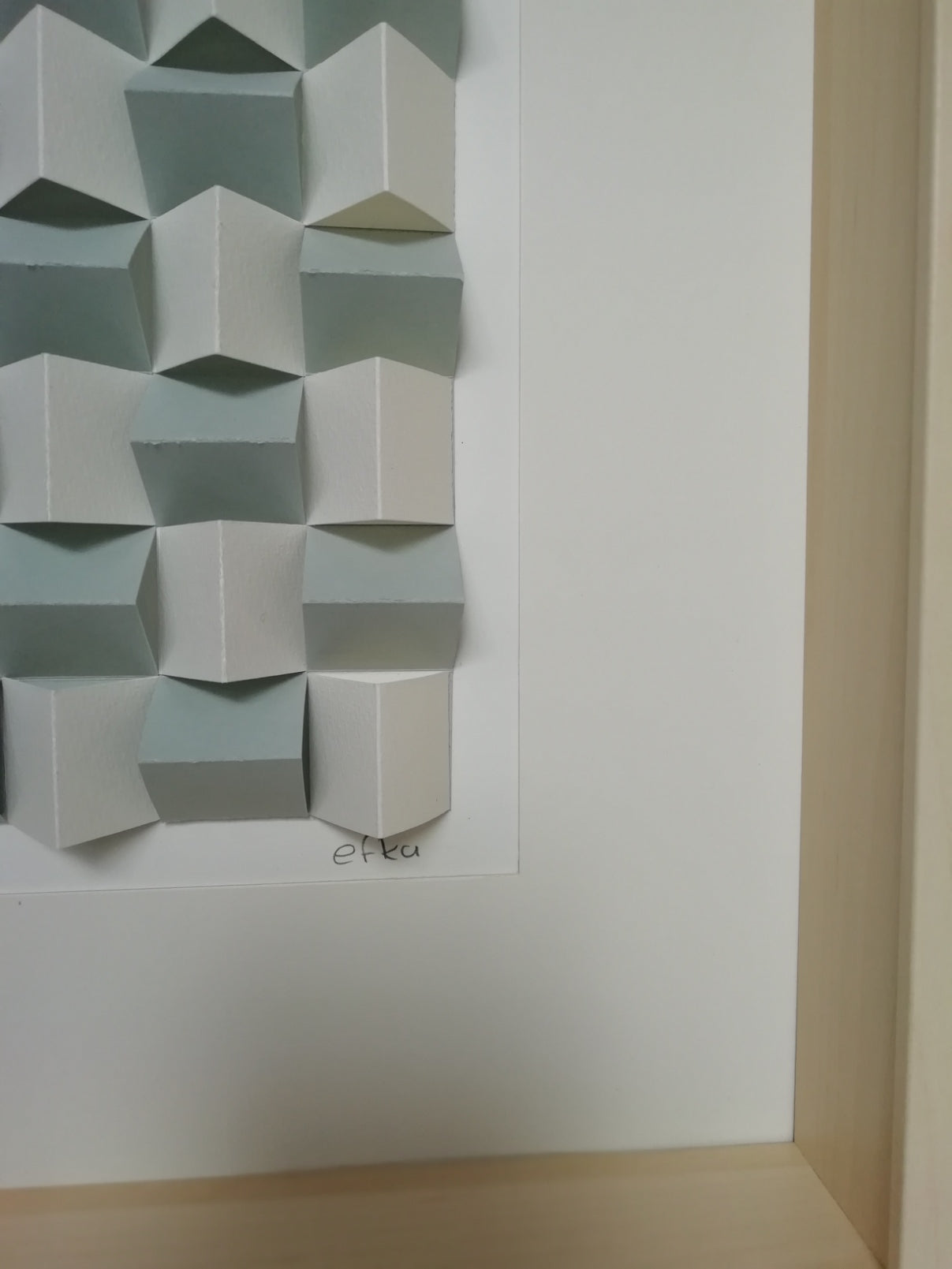 Diedral 02 détail - sculpture papier blanc jeu ombres lumière