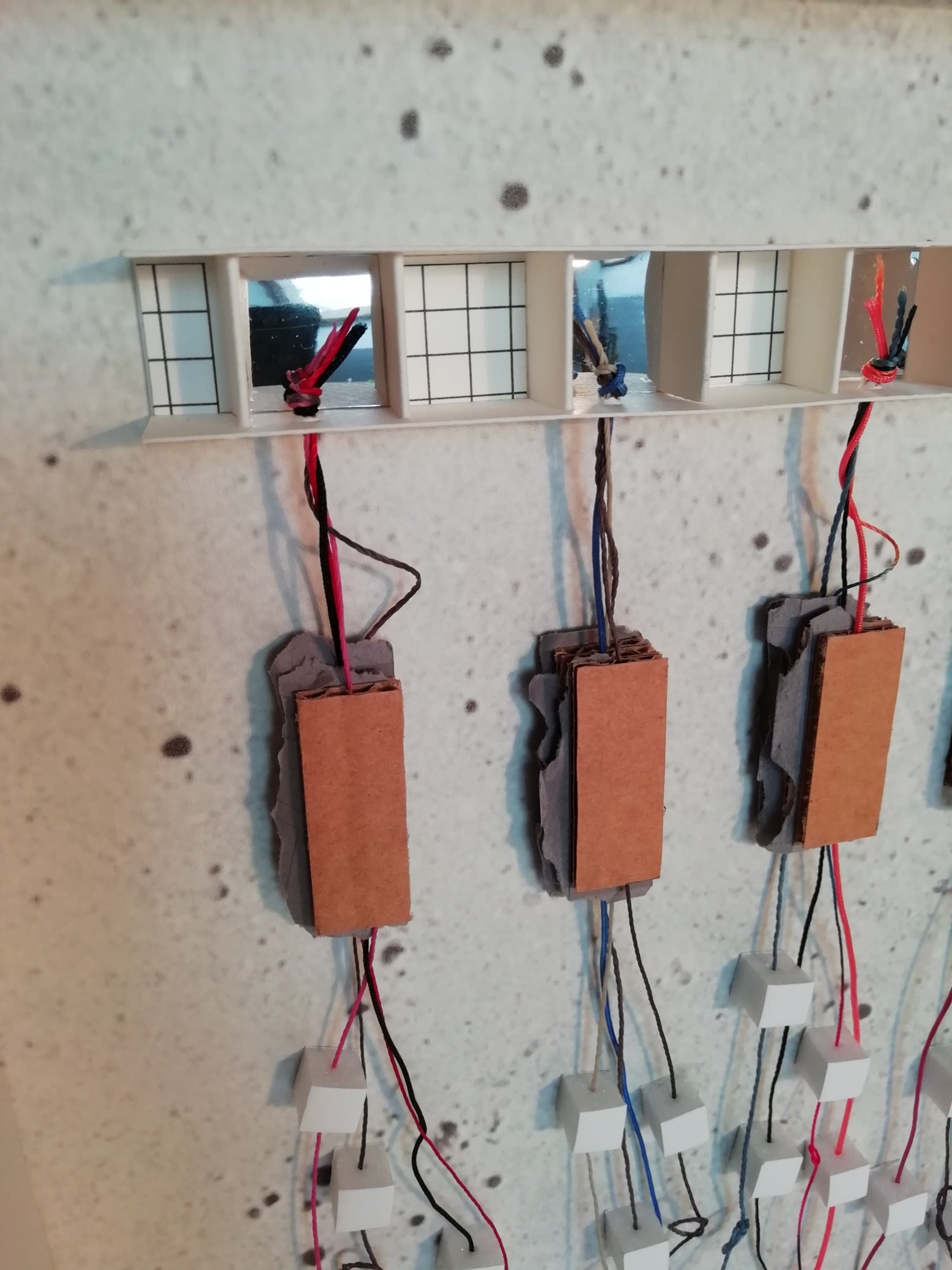 Détail latéral Connections Urbaines - réseaux urbains flux digitaux invisibles