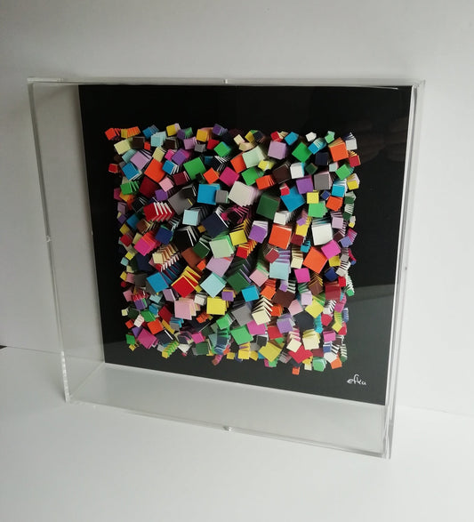 Profil droit Urbanisation Intensive, stratification plexiglas et critique urbaine sculpturale