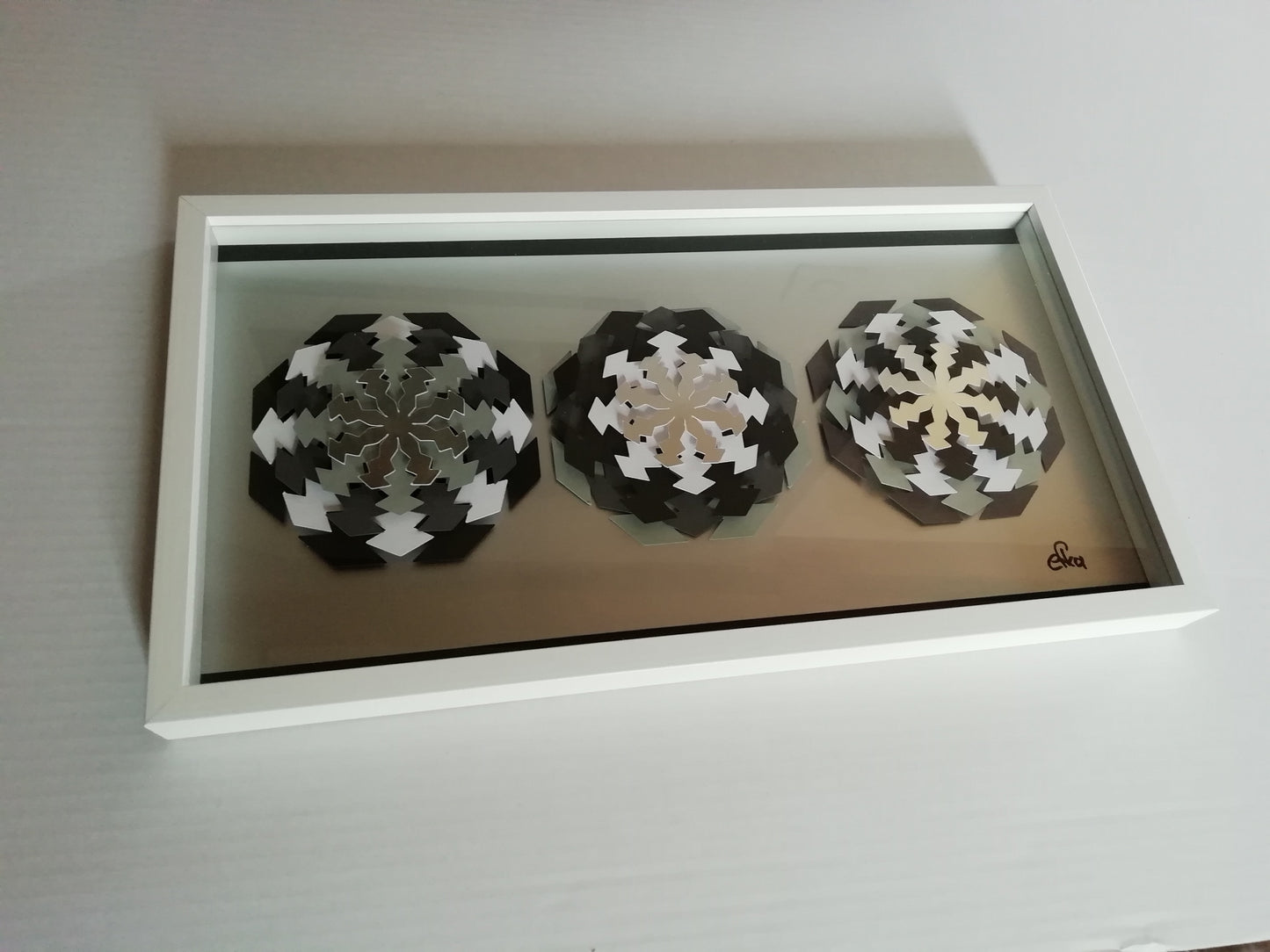 Tonnerre encadré, mandala contemporain et investissement spirituel 23x43cm