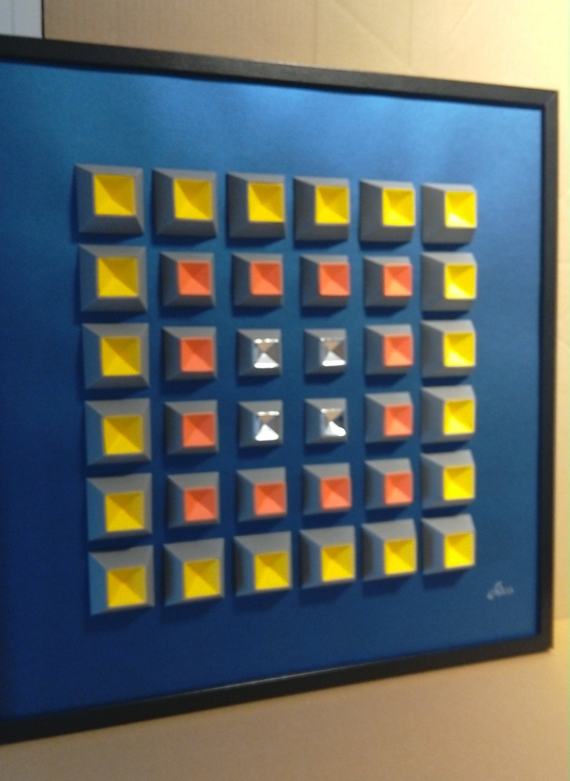 Kubulus vue globale - illusion optique couleurs volumes pyramides